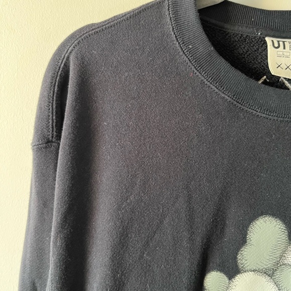 Uniqlo x KAWS Black Crewneck Sweater - Picture 5 of 8